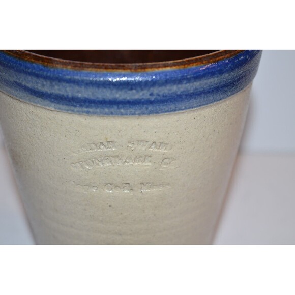 Signed Cedar Swamp Stoneware Co Cape Cod Mass Handcrafted Vase Plum Pudding - Picture 6 of 10